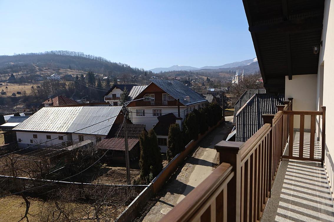 Casa Carmen Ξενοδοχείο Poienile Izei Εξωτερικό φωτογραφία