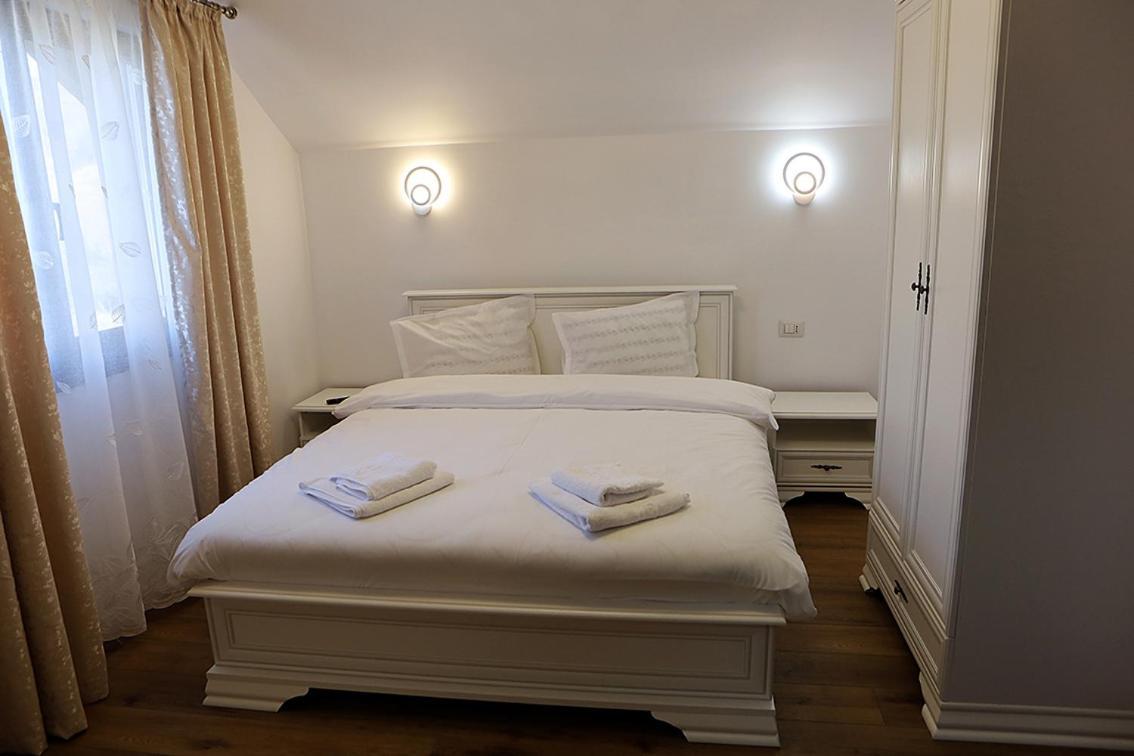 Casa Carmen Ξενοδοχείο Poienile Izei Εξωτερικό φωτογραφία